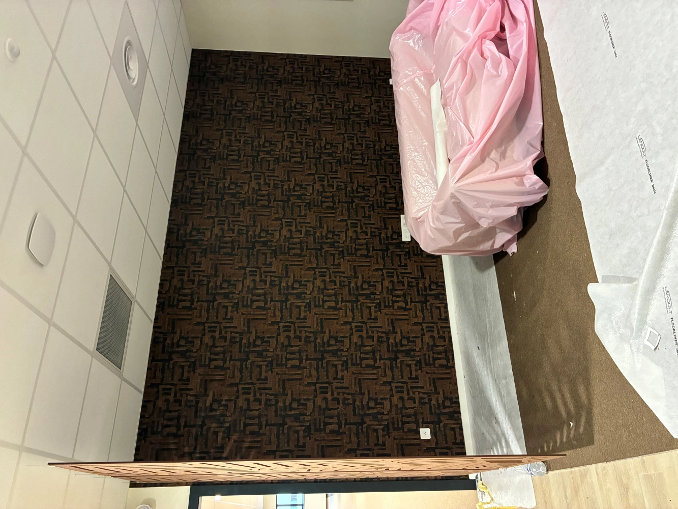 Transformation complète d’un hall commercial