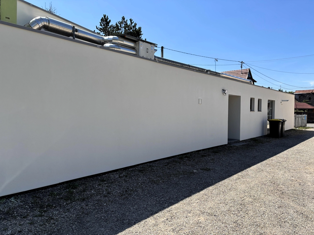 Ravalement de façade du Relais Petite Enfance de Herrlisheim  en peinture STO Color Lotusan