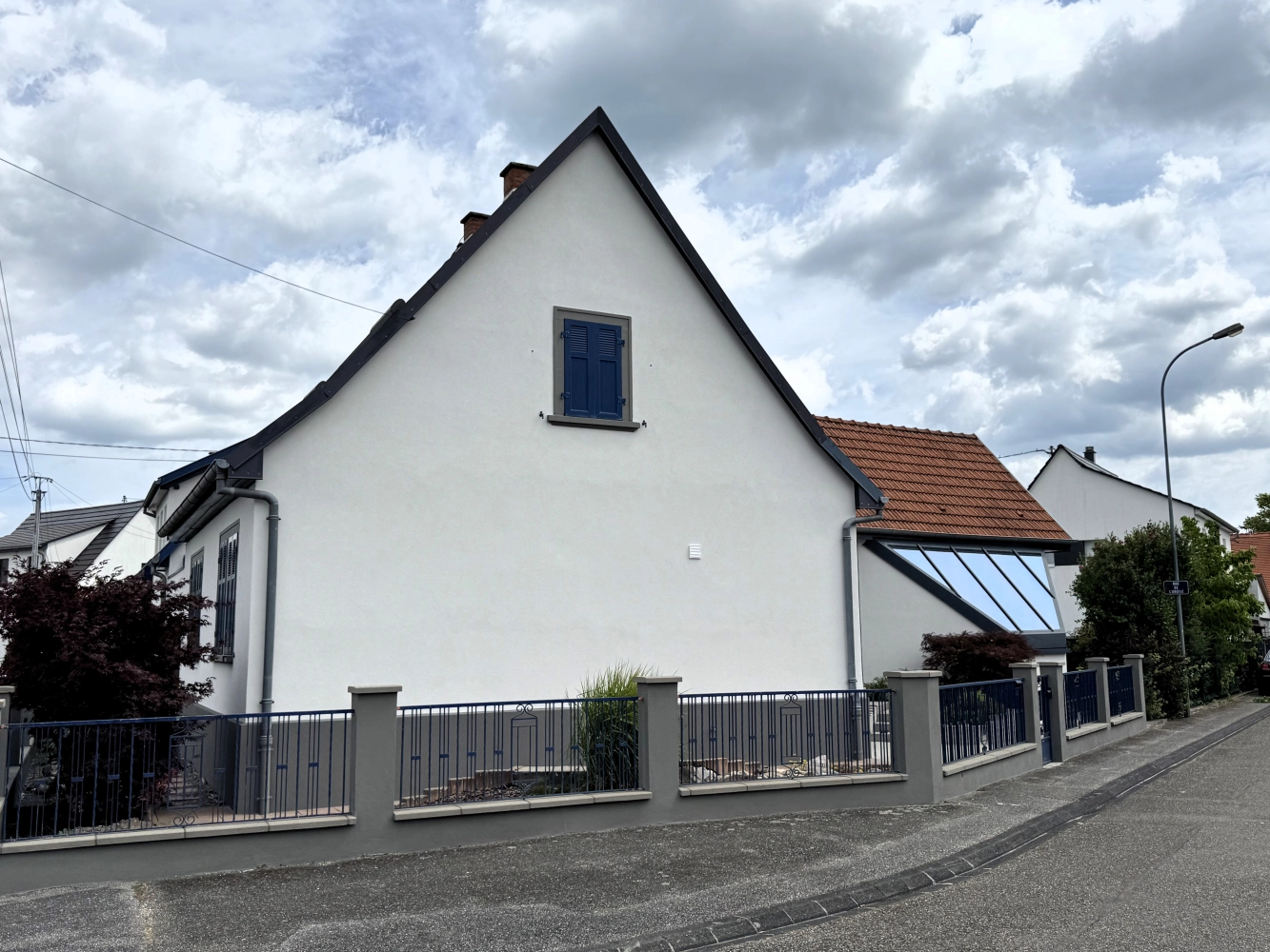 Ravalement de façade en crépi STO Lotusan