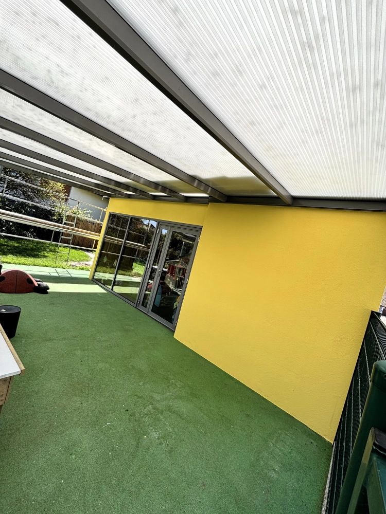 Ravalement de façade du Relais Petite Enfance de Herrlisheim  en peinture STO Color Lotusan